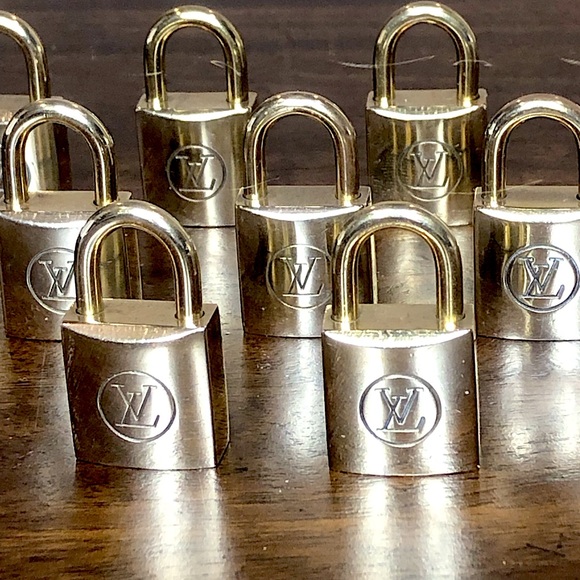 LOUIS VUITTON Vintage LV Lock 200 Series - In Case You’re ISO LV LOCK PADLOCK - Picture 17 of 17